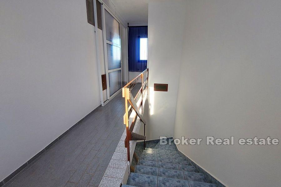 Semi-detached house with sea view