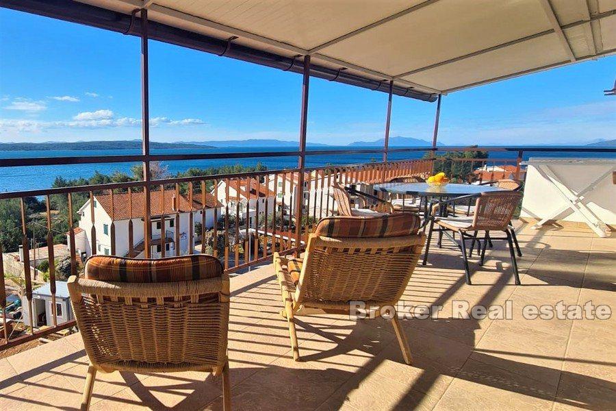 Apartment house with sea view
