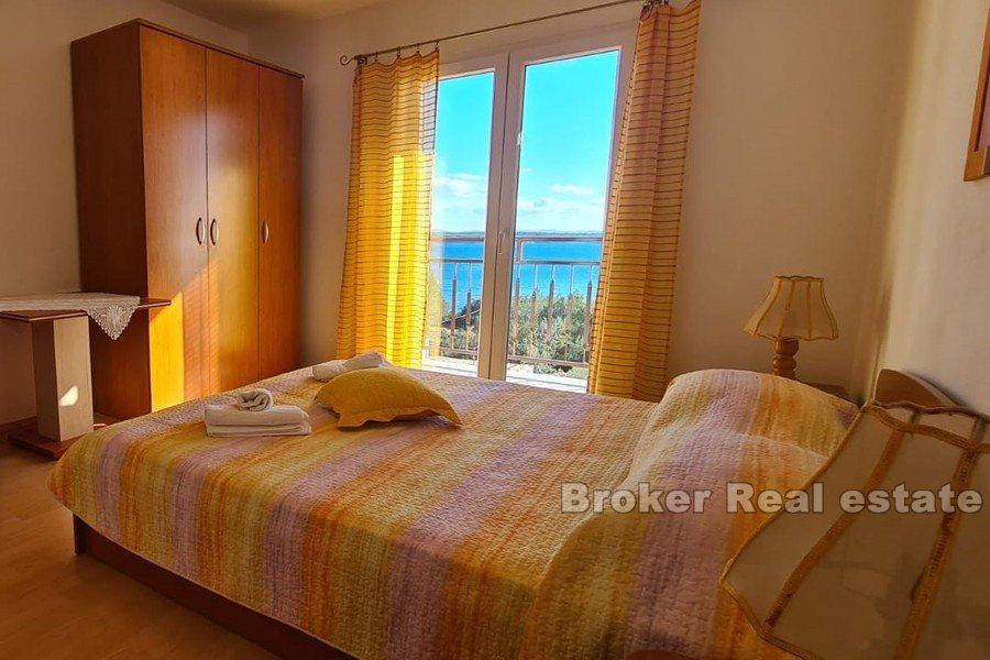 Многоквартирный дом с видом на море