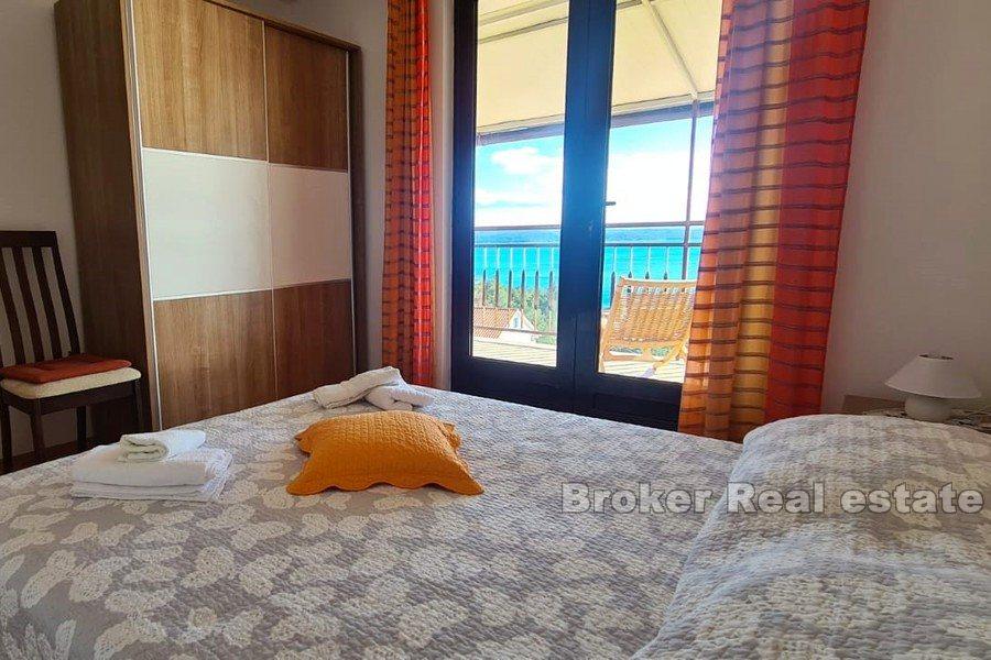 Многоквартирный дом с видом на море