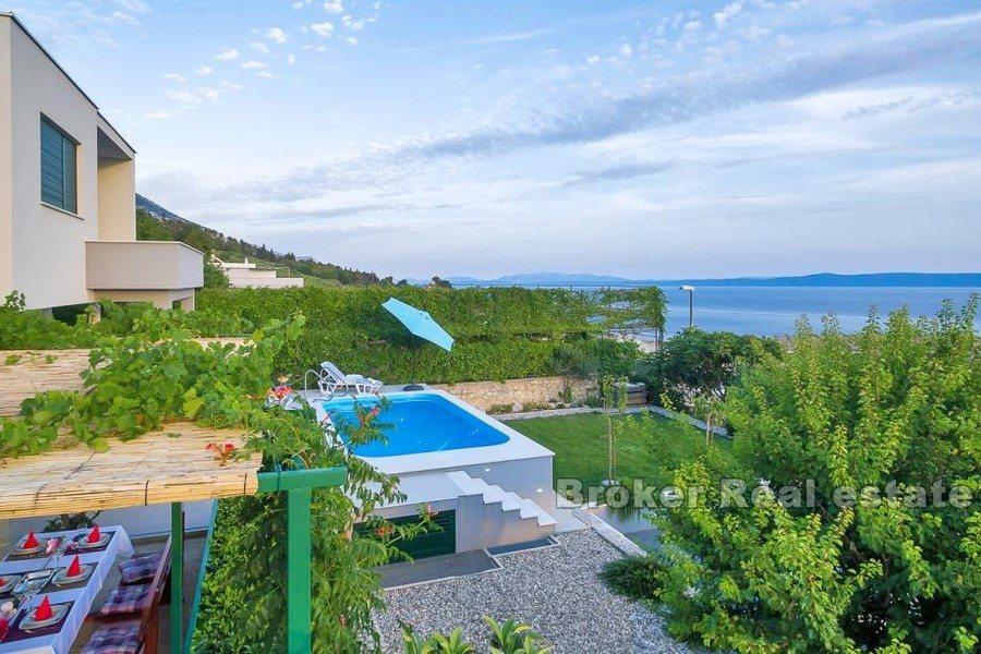 Maison avec piscine et vue mer