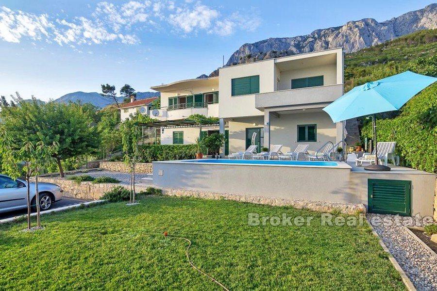 Haus mit Pool und Meerblick
