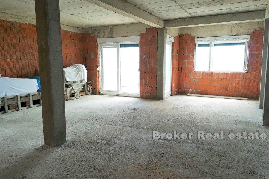 Casa con piscina e vista mare