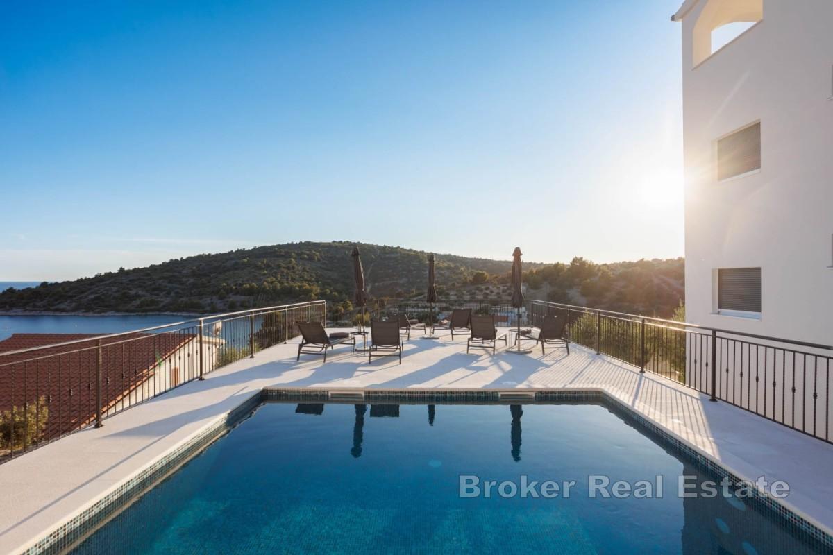 Villa in terza fila al mare