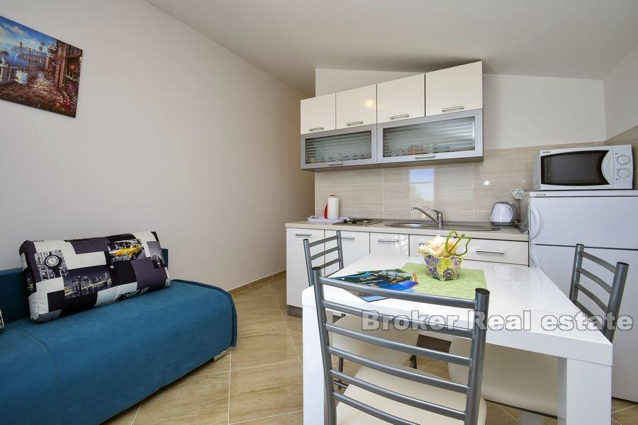 Apartmenthaus, erste Reihe zum Meer