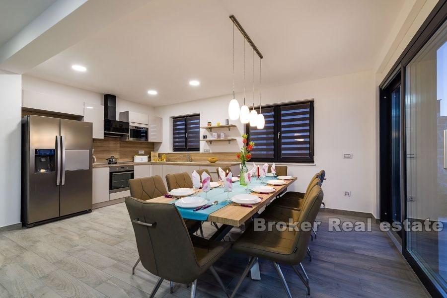 Villa avec piscine et vue mer