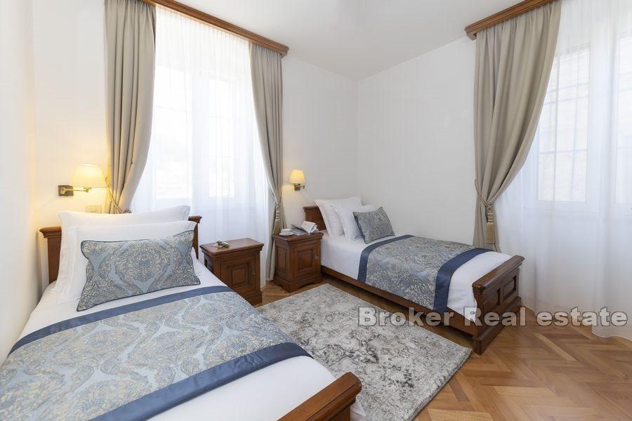 Hotel v první řadě k moři