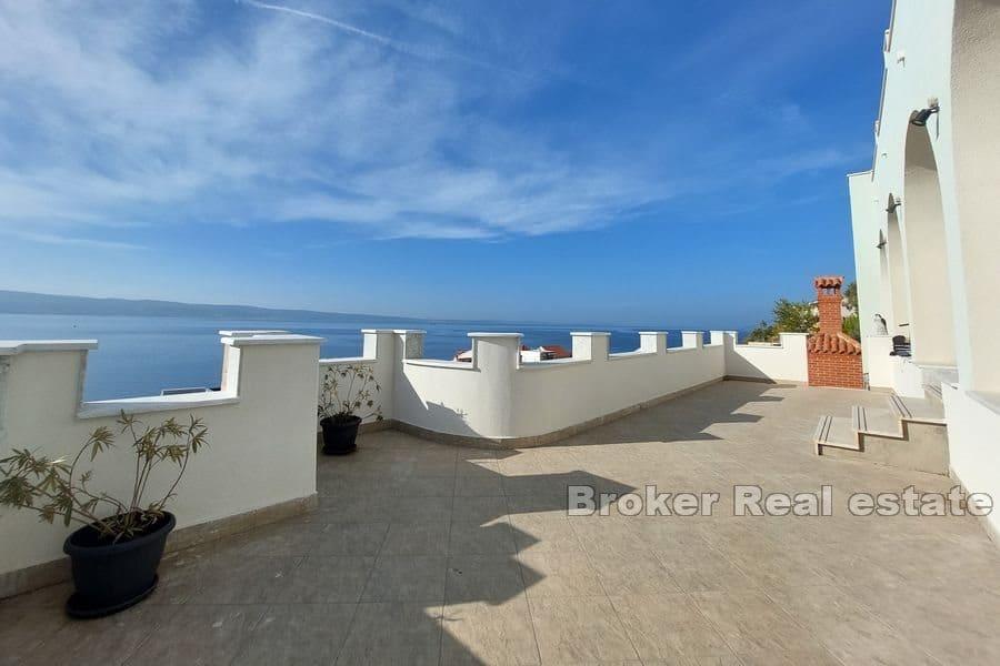 House with open sea view