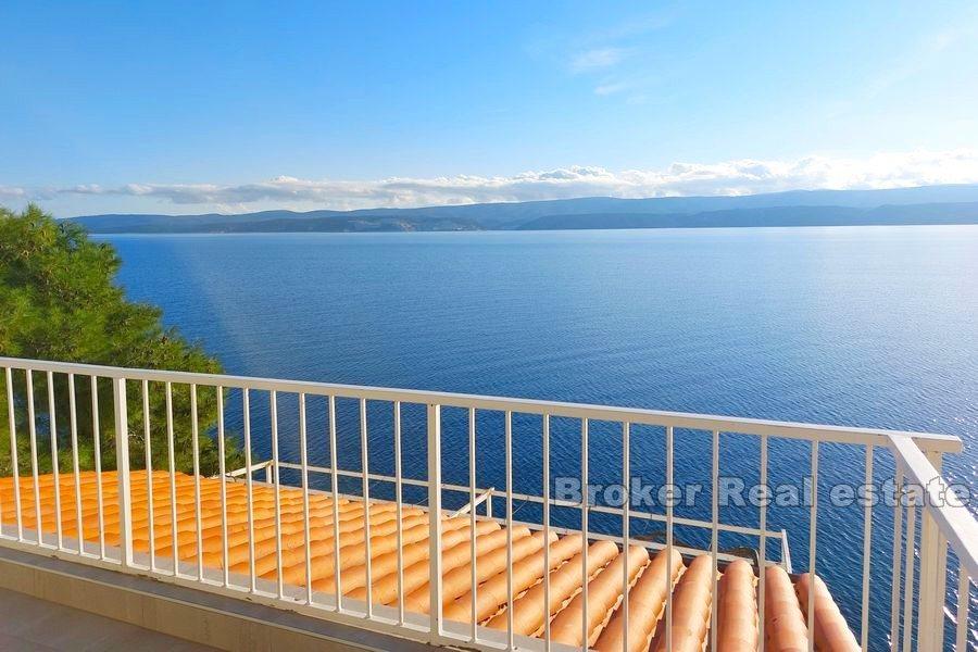 Semi-detached house in the first row to the sea