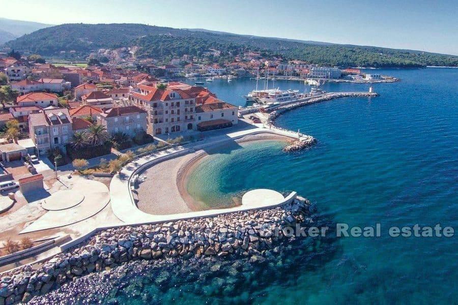 Geschäftsraum neben dem Strand