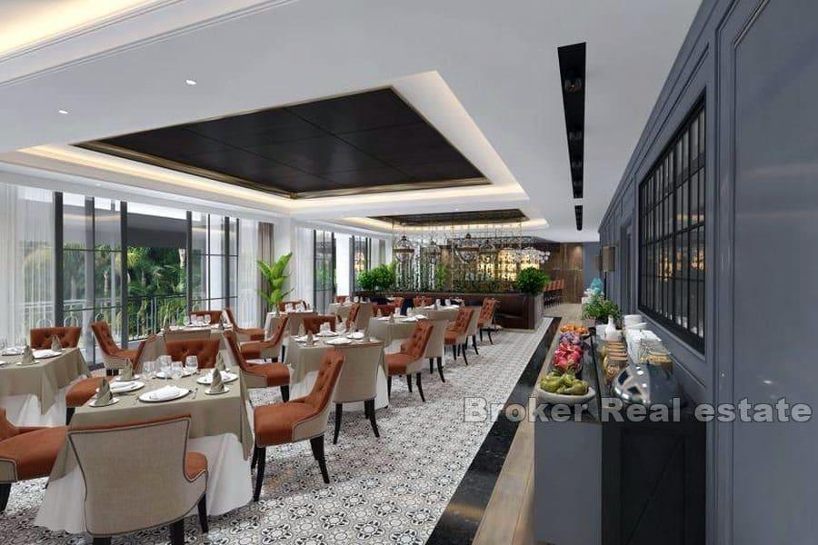 Byggtomt med projekt, första raden till havet