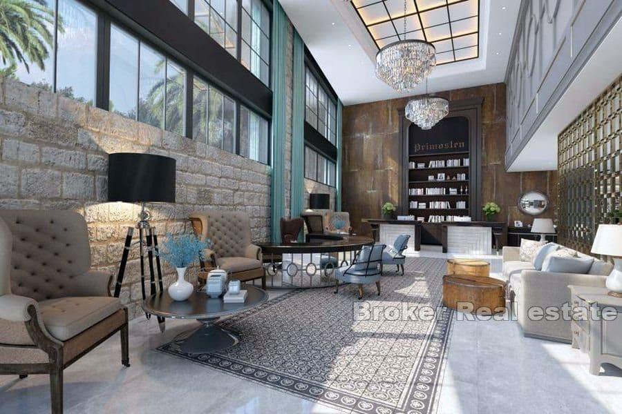 Stavební pozemek s projektem, první řada k moři