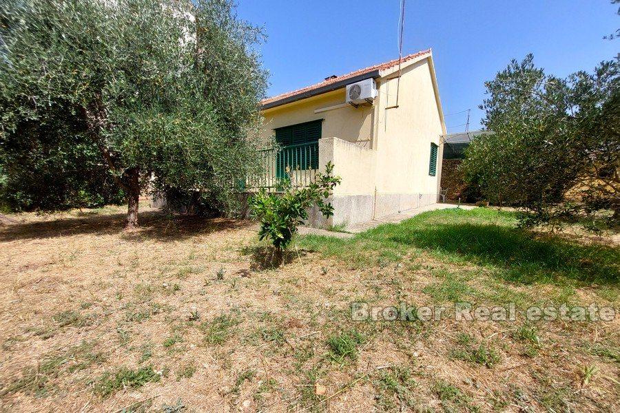 Dům v blízkosti moře a centra města