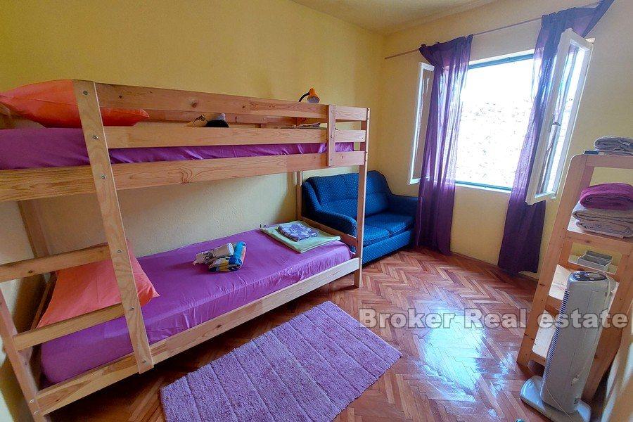 Dům v blízkosti moře a centra města