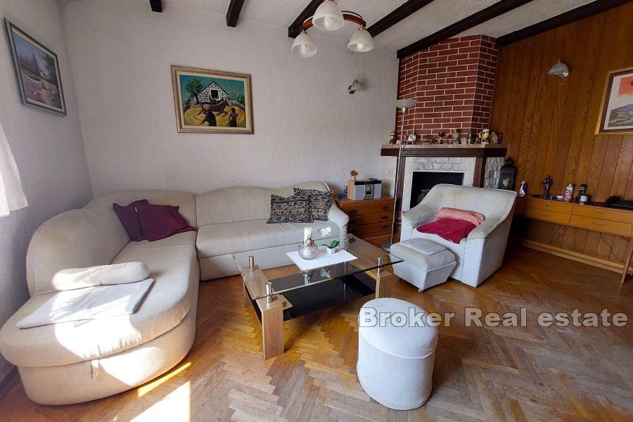 Dva byty v obytném domě