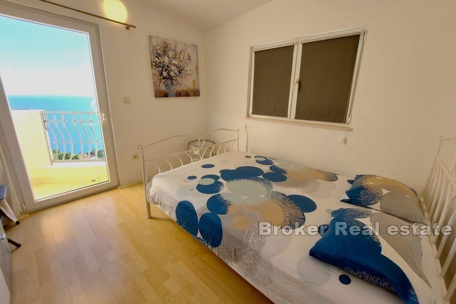 Samostatně stojící dům s výhledem na moře