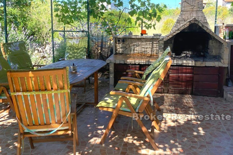 Lägenhetshus nära havet