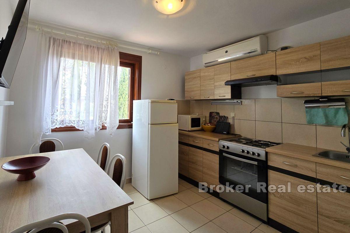 Palazzina in seconda fila al mare