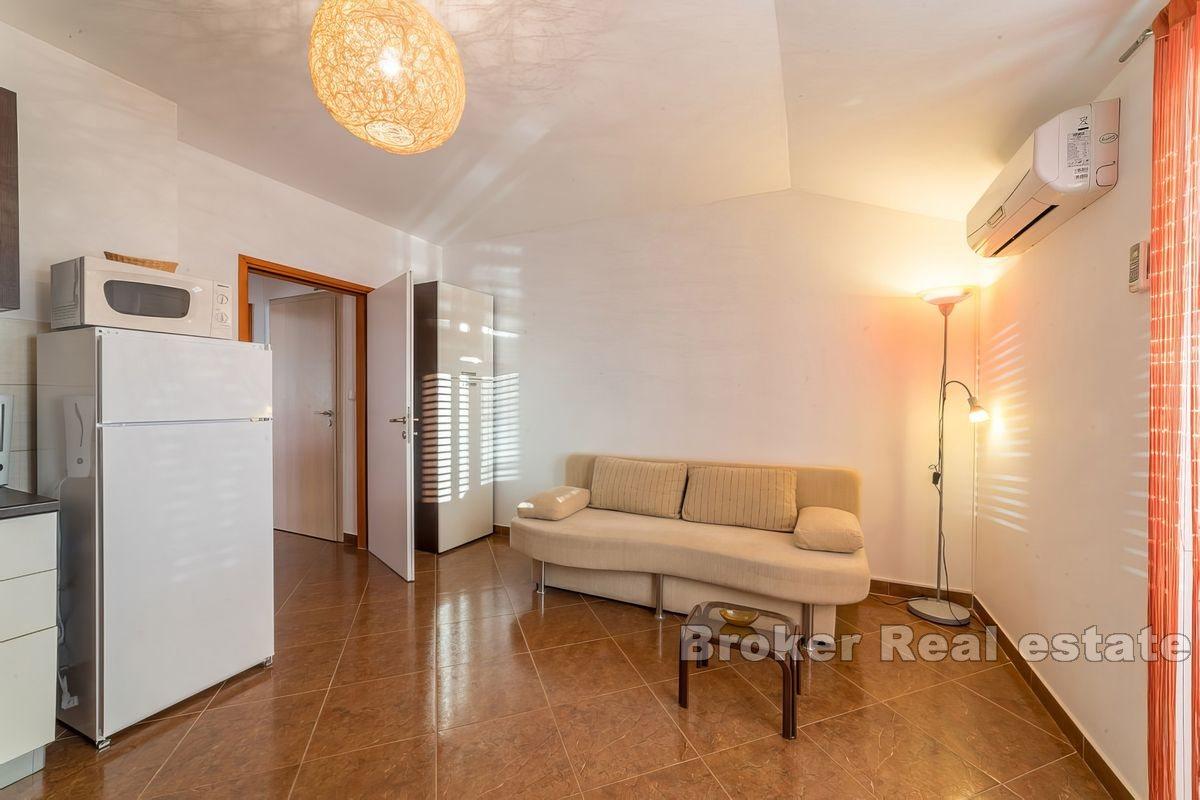 Dom z apartamentami przy plaży