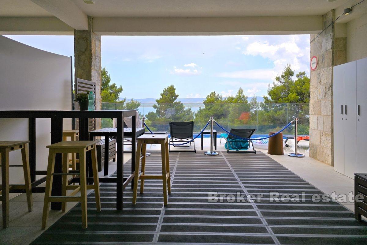 Appartamento in un condominio di lusso con vista mare
