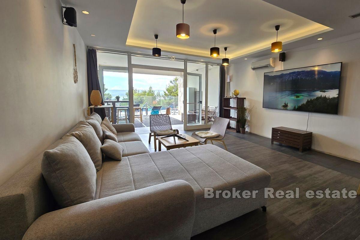 Apartment in a luxury apartment building with a sea view