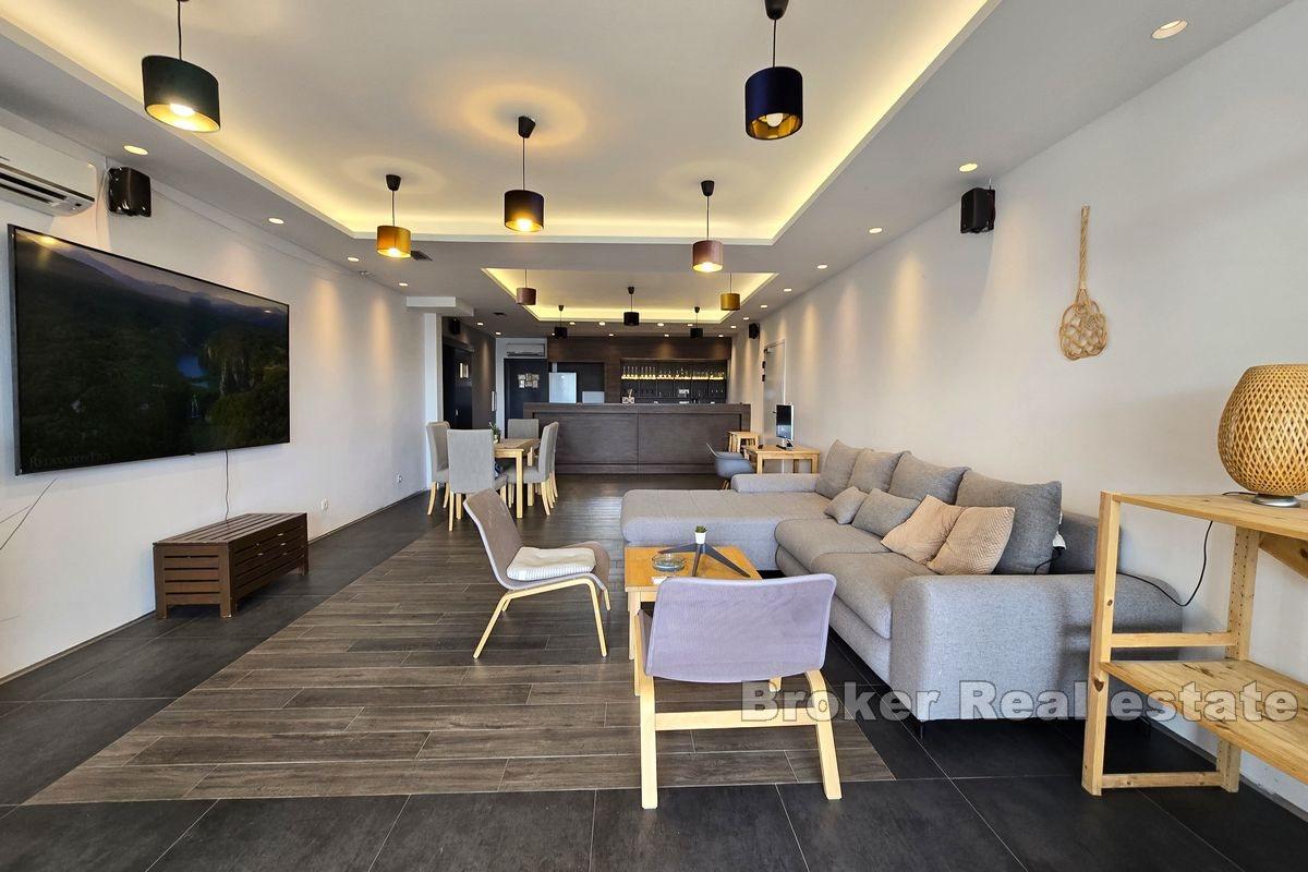 Apartment in a luxury apartment building with a sea view