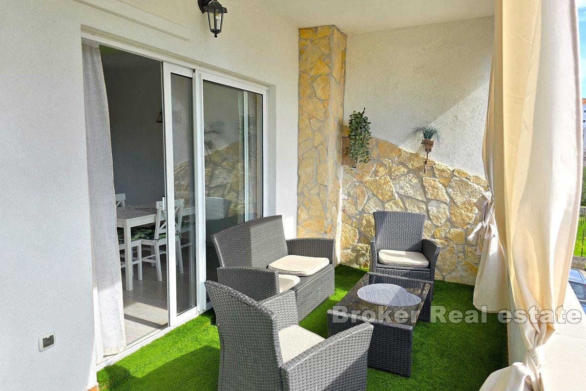 Apartmenthaus in zweiter Reihe zum Meer