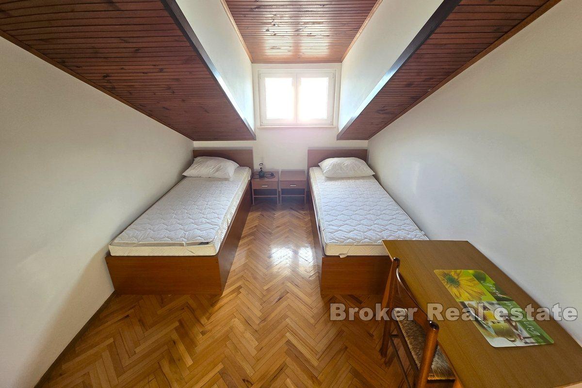 Property in the first row to the sea