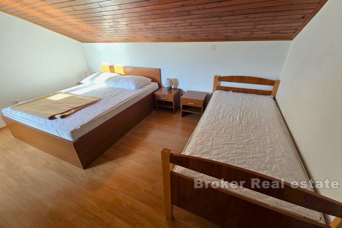 Недвижимость в первом ряду от моря