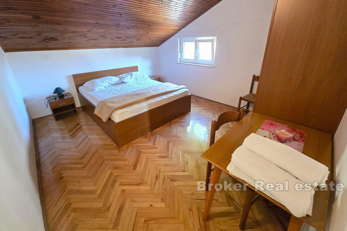 Недвижимость в первом ряду от моря