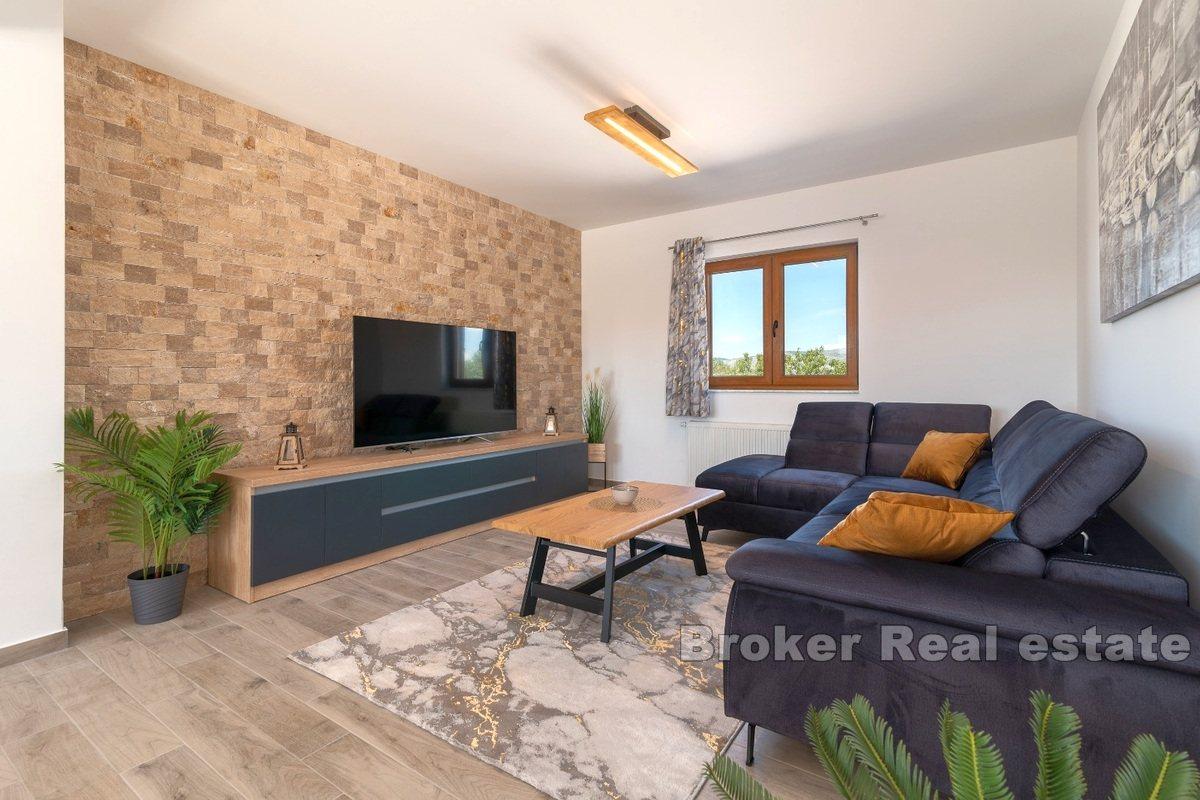 Maison avec piscine et vue sur la mer