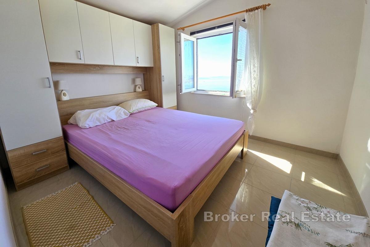 Zrekonstruovaný dům s výhledem na moře