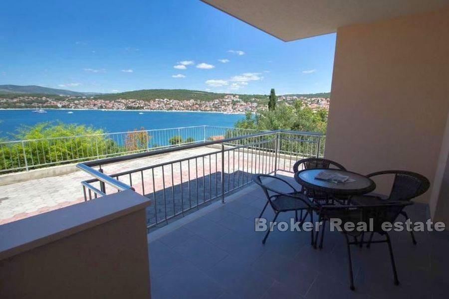 Apartment house with sea view