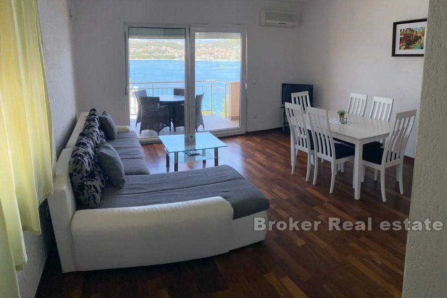 Apartment house with sea view