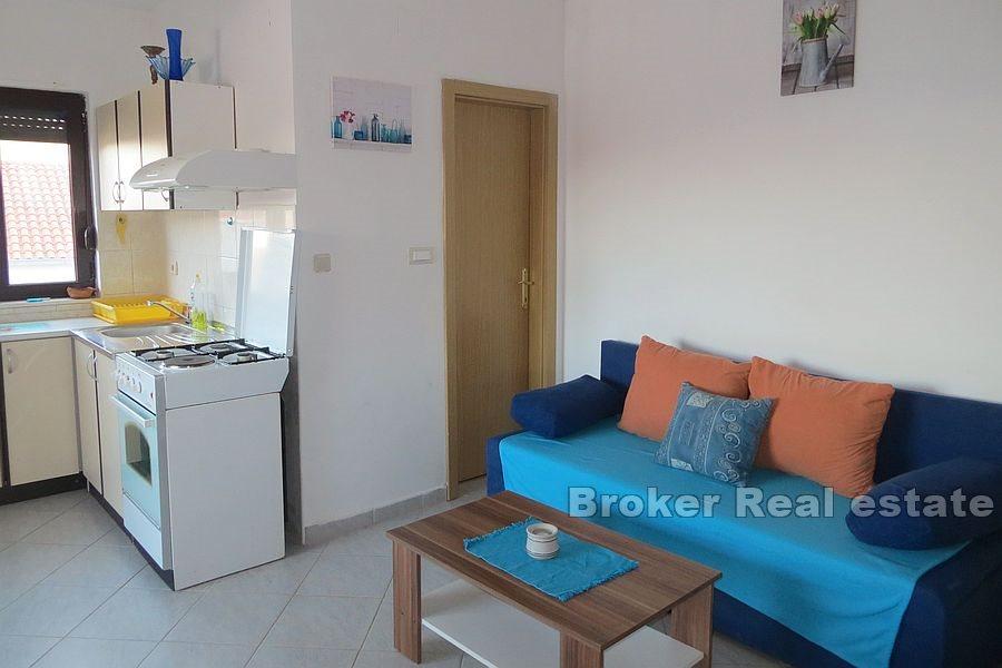 Dom z apartamentami z widokiem na morze