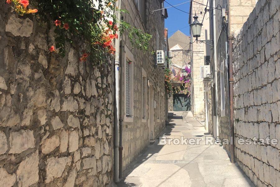 Kamienny dom w centrum