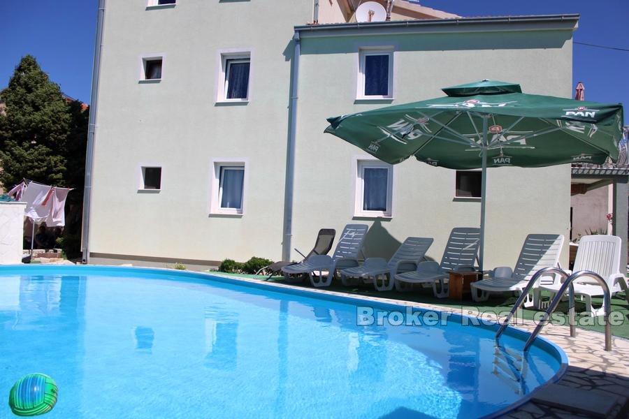 Apartmenthaus mit Meerblick