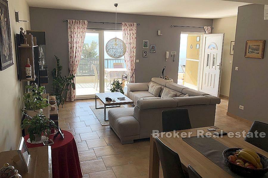 Nowo wyremontowany apartament z widokiem na morze