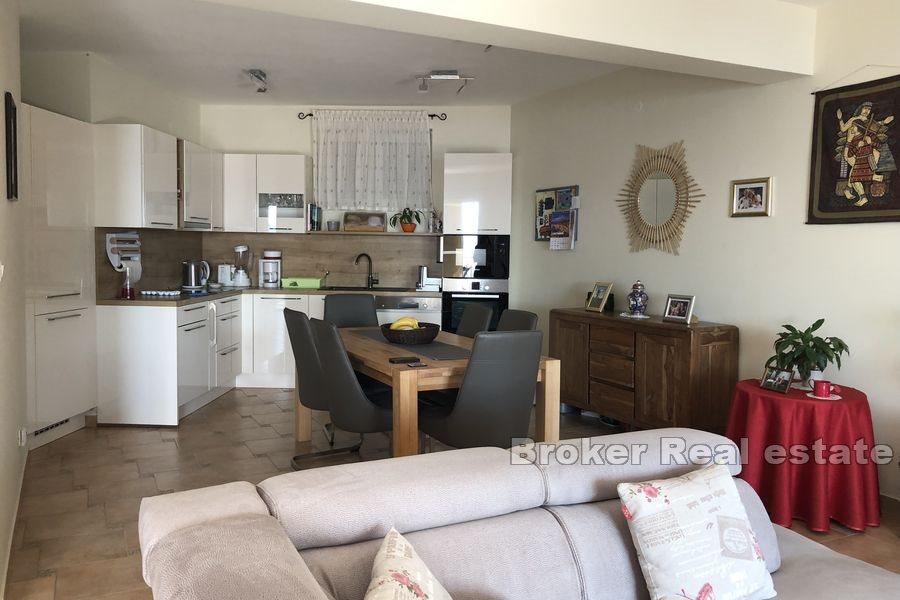 Nowo wyremontowany apartament z widokiem na morze