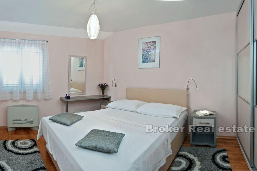 Maison avec piscine et vue mer