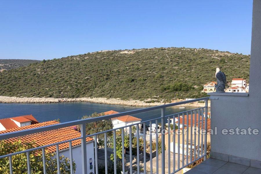 Casa indipendente con vista mare