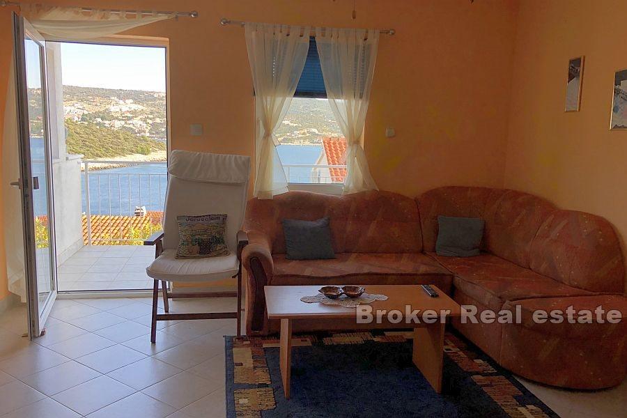 Detached house with sea view