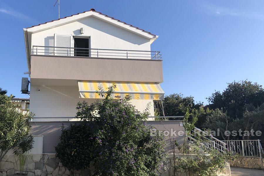 Maison individuelle, première rangée à la mer