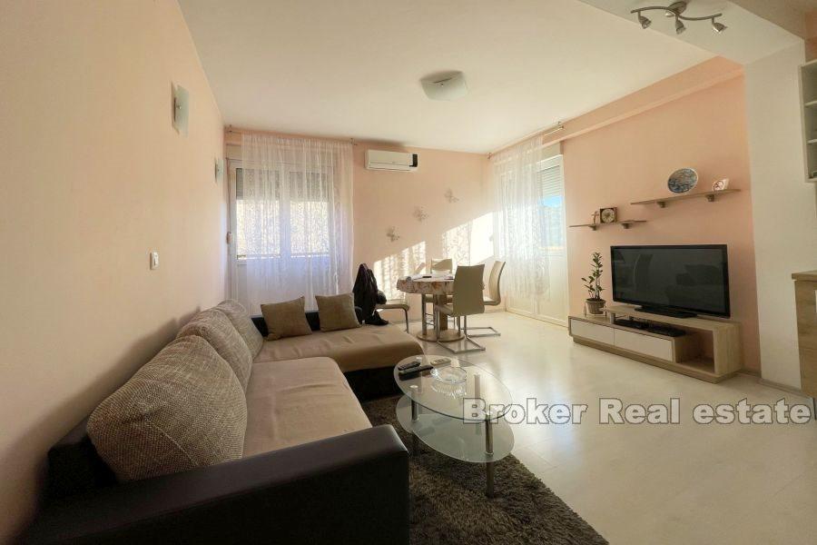 Bol, two-bedroom apartment near the city center