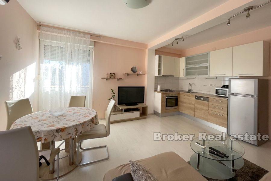 Бол, трехкомнатная квартира недалеко от центра города