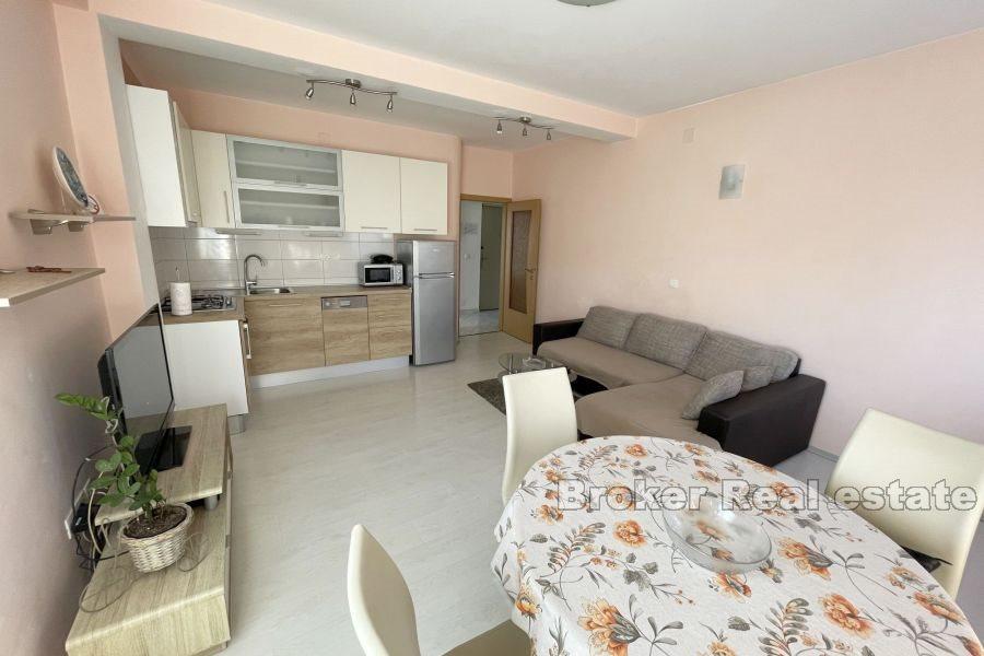 Бол, трехкомнатная квартира недалеко от центра города