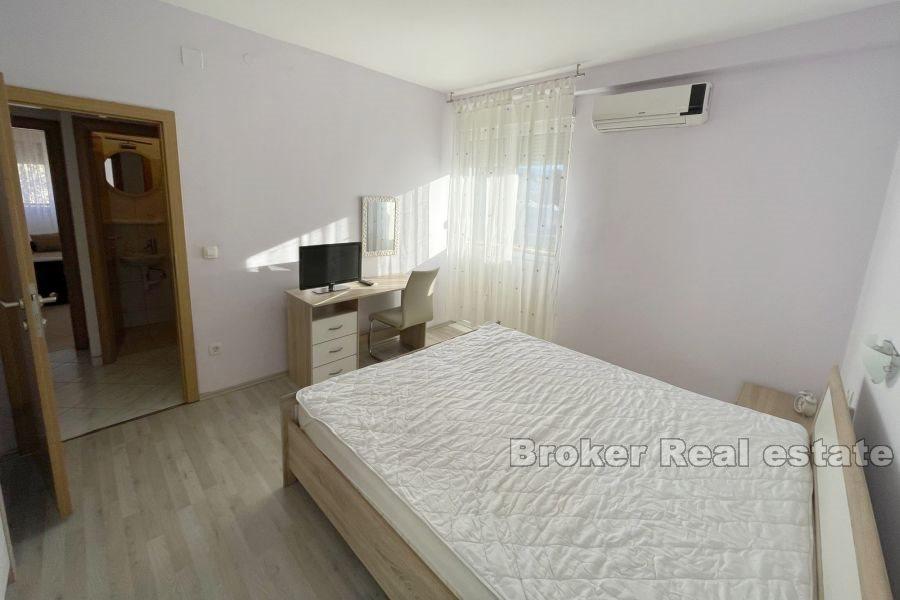 Бол, трехкомнатная квартира недалеко от центра города