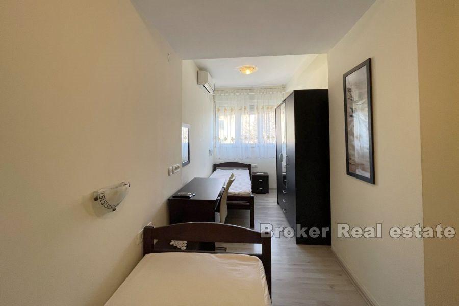 Бол, трехкомнатная квартира недалеко от центра города