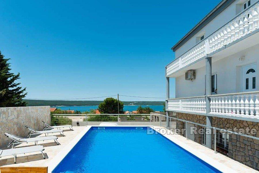 Частный дом с видом на море