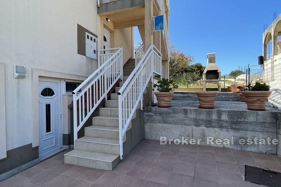Apartment house with sea view